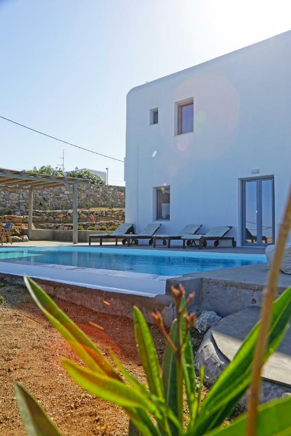 Nikoi * Mykonos Town